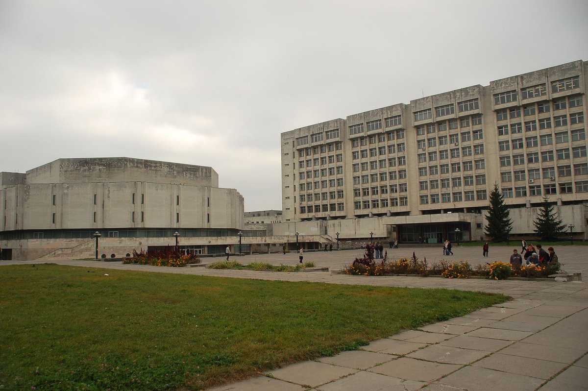National Technical University of Ukraine. Korpus number 7 of NTUU-KPI. Main entrance. 2006